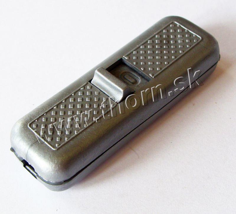 Spínač strieborný priechodzí